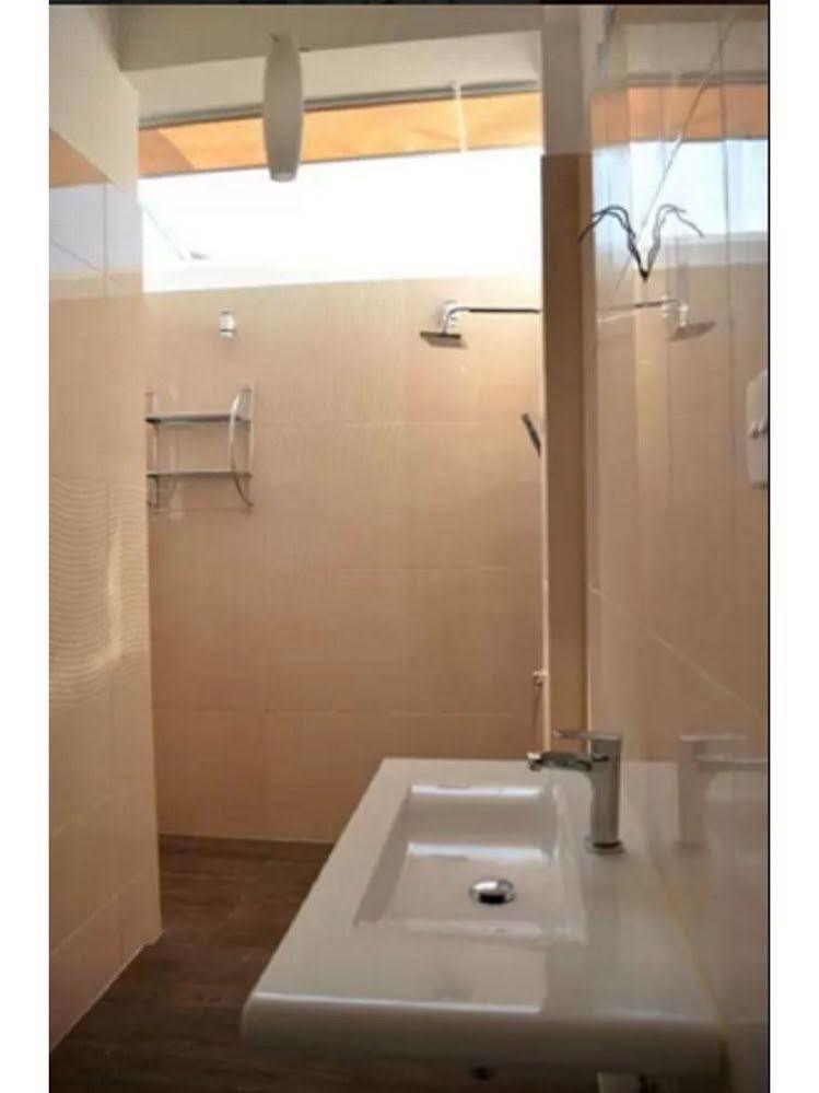 Vista Peiris Road Apartment Dehiwala-Mount Lavinia Bagian luar foto