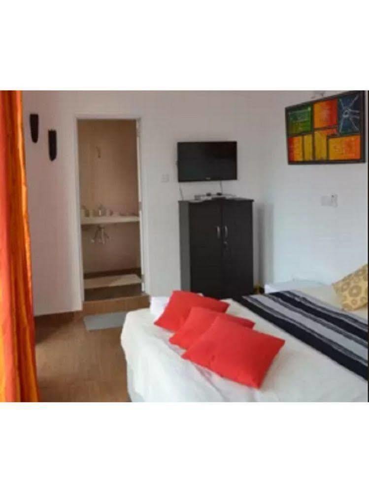 Vista Peiris Road Apartment Dehiwala-Mount Lavinia Bagian luar foto